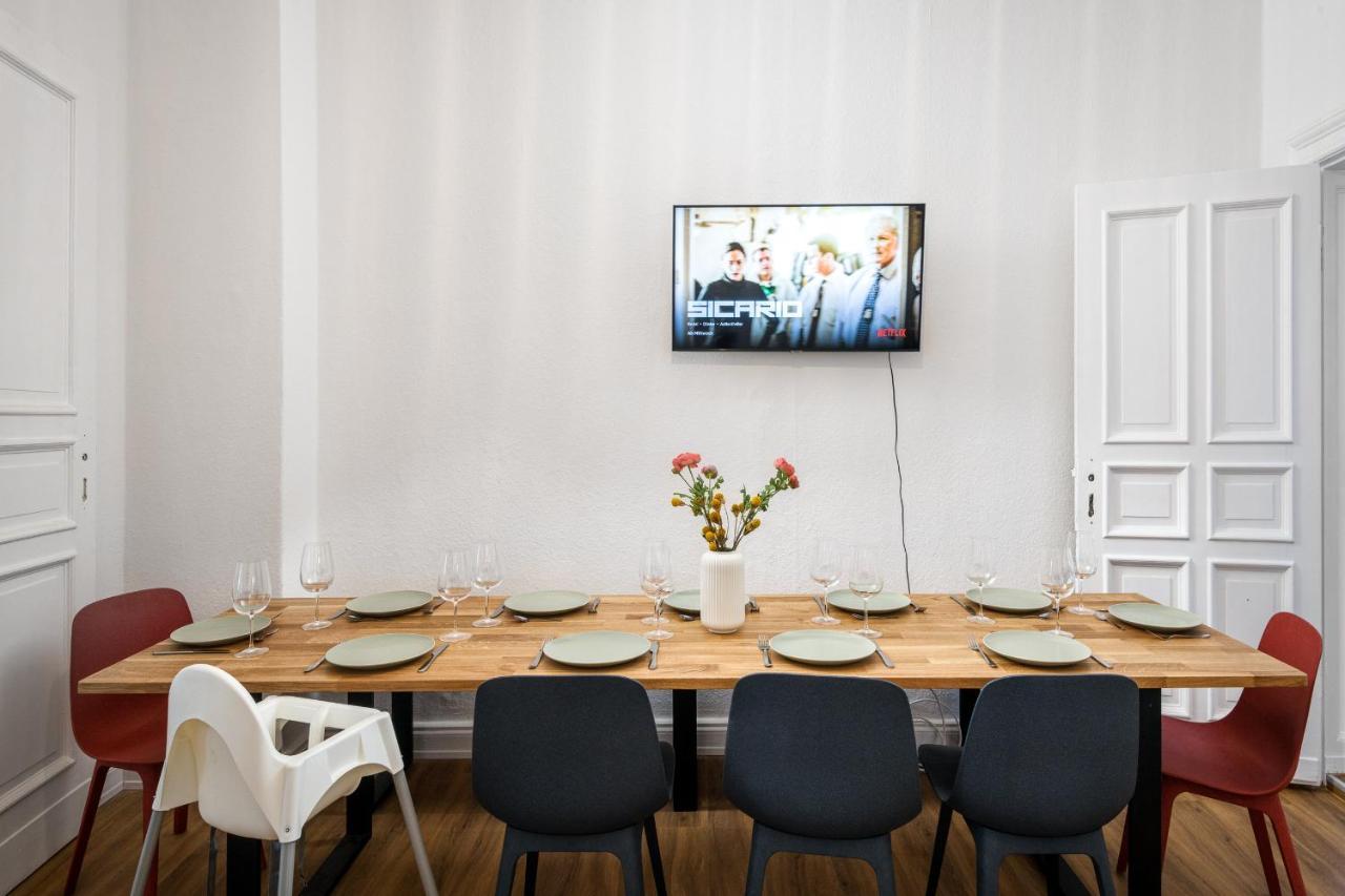 Riesiges Apartment Nahe Kudamm Sehr Schoner Altbau 123M2 Gross 12 Gaste Берлин Екстериор снимка